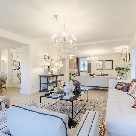 Villa Asti: Where Luxury Meets Limitless View