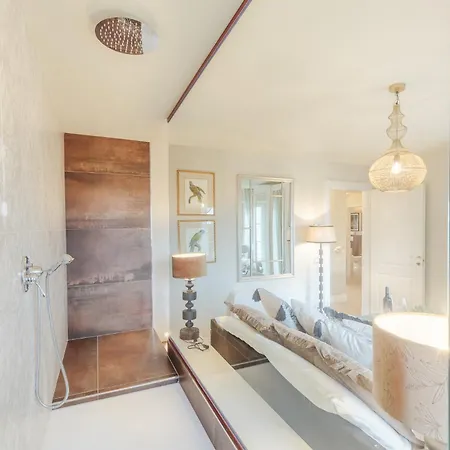 Villa Asti: Where Luxury Meets Limitless View Capannori