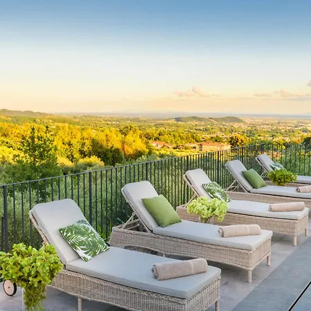 Villa Asti: Where Luxury Meets Limitless View *