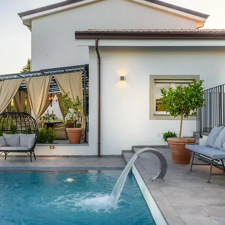 Asti: Where Luxury Meets Limitless View Villa *