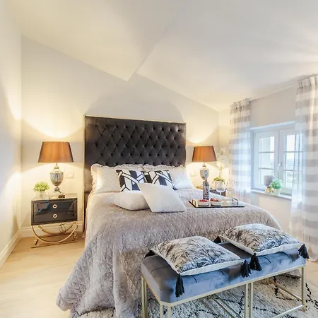 Villa Asti: Where Luxury Meets Limitless View Capannori