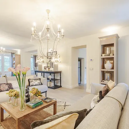 Villa Asti: Where Luxury Meets Limitless View *
