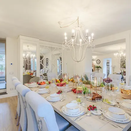 Villa Asti: Where Luxury Meets Limitless View Capannori
