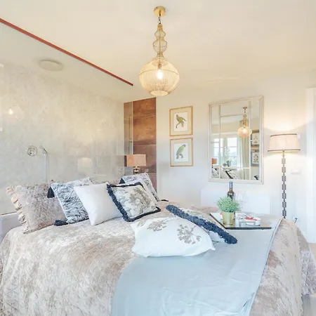 Villa Asti: Where Luxury Meets Limitless View Capannori